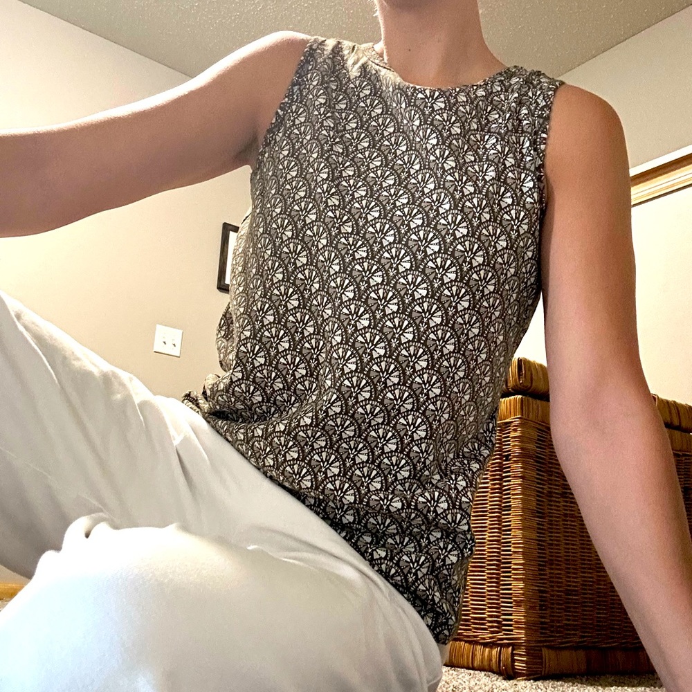 Sleeveless Croft & barrow top